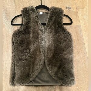 Gorgeous super soft velour lined faux fur vest